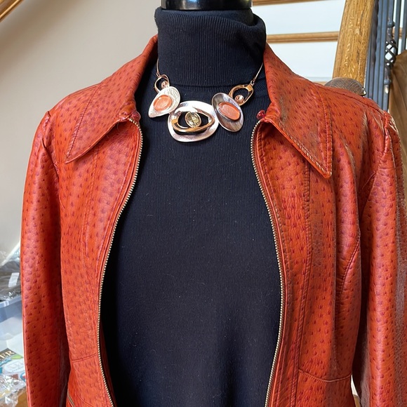 STATEMENT ROSE GOLD FASHION NECKLACE - Picture 6 of 16